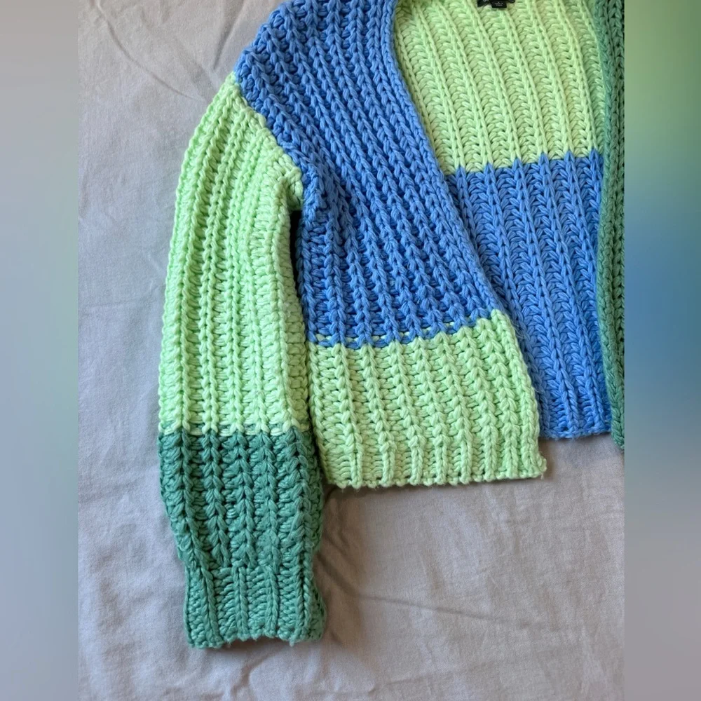 Wild Fable Chunky Cropped Blue & Green Colorblock Knit Cardigan - Picture 4 of 6